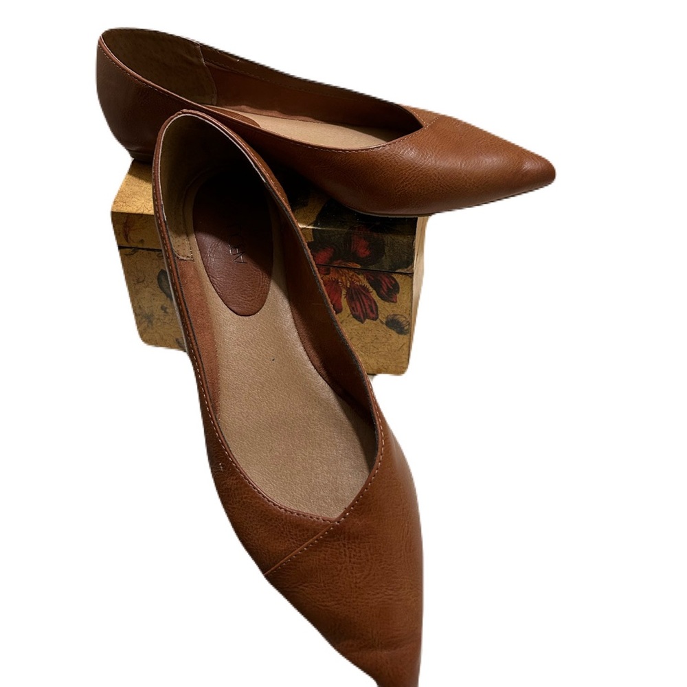 Fox Leather Flats Shoes. Like new.